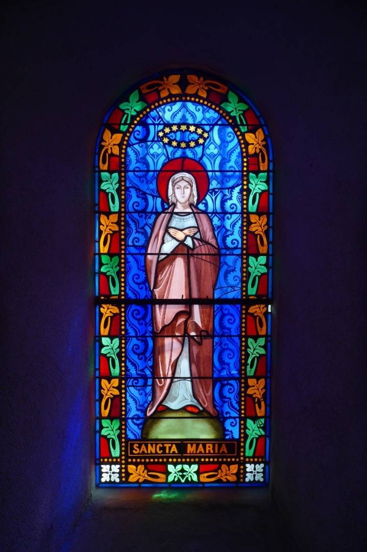clair de lumière - vitrail - église d'arcay - peintre verrier - nathalie gesell - indre en berry